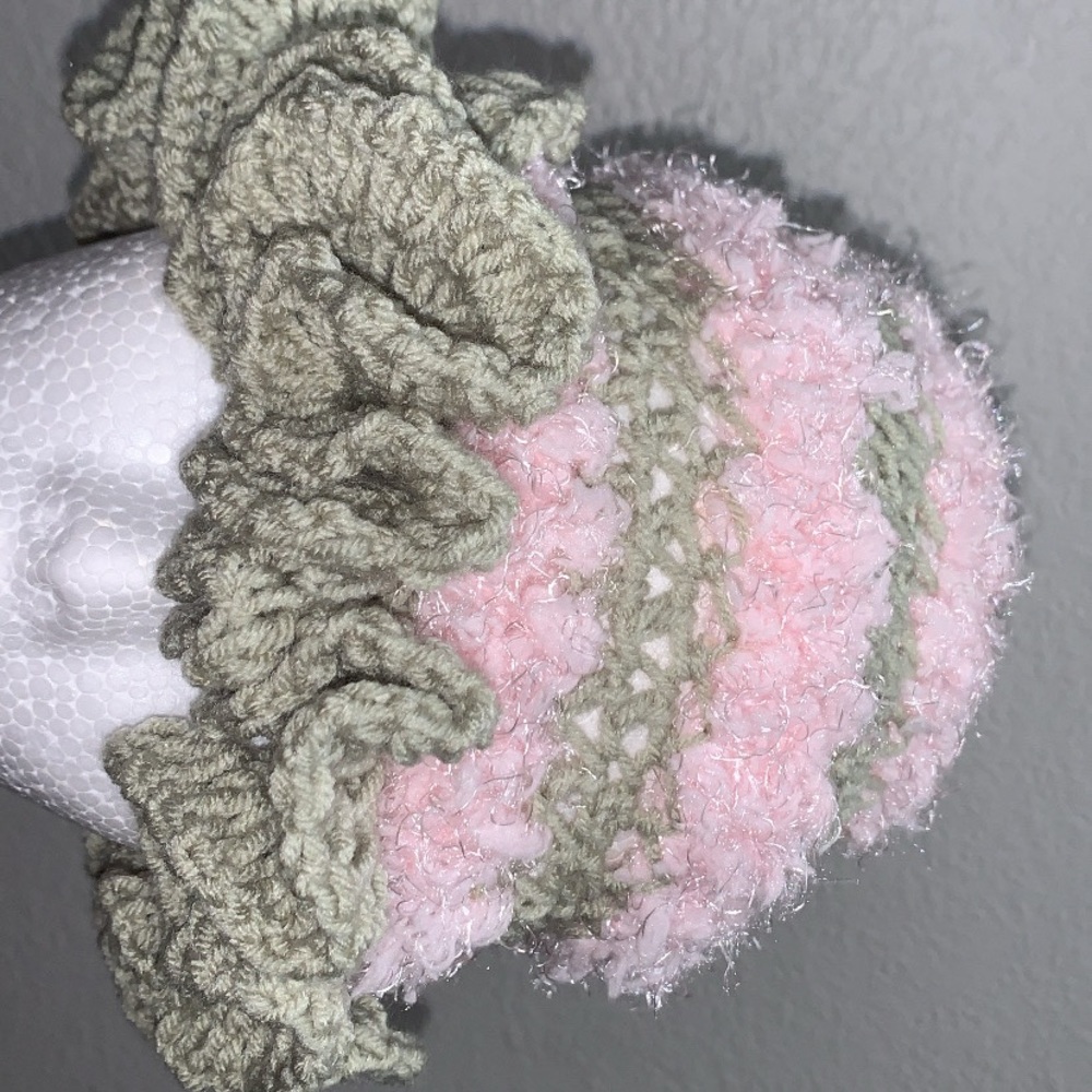 Handmade Crochet Rufflehat - Picture 4 of 4